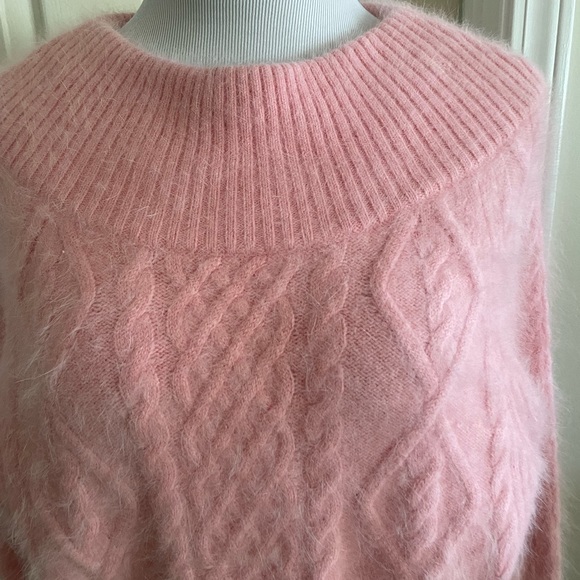 Super soft and cozy Snidel cropped sweater - Picture 2 of 8